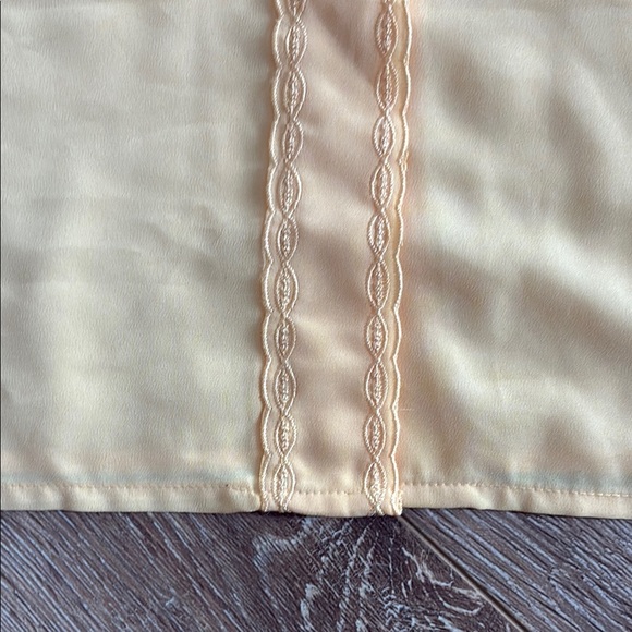 VINTAGE peach Button Down Shirt with Dress Collar scallop hem sz 12 - Picture 5 of 10